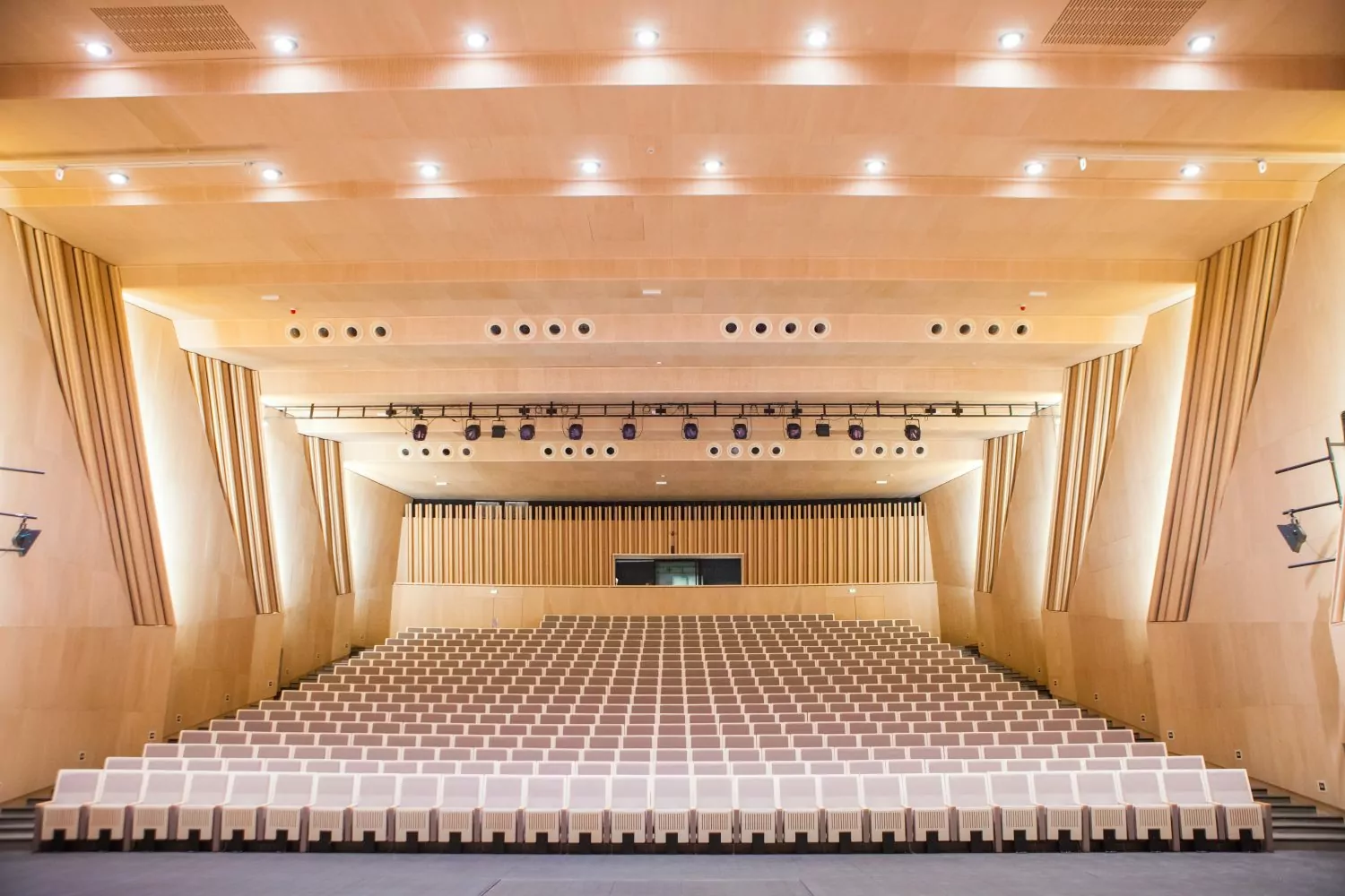 Auditorium, salle de concert & de spectacle panneaux acoustiques | Artphony Fabricant français de panneaux décoratifs acoustiques